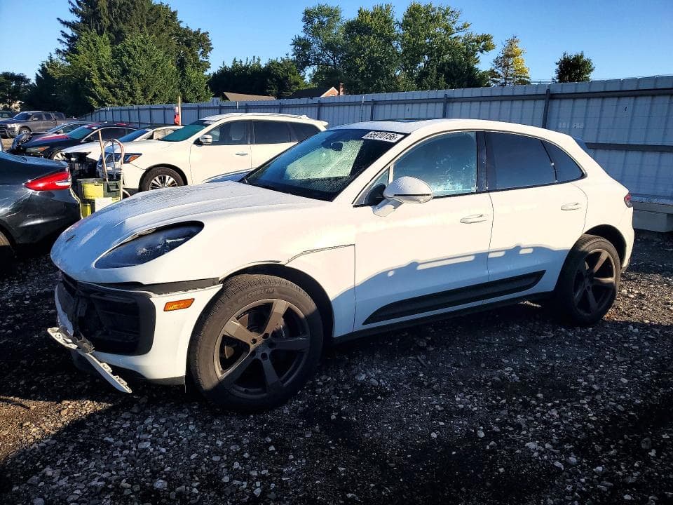 2022 PORSCHE MACAN - 1