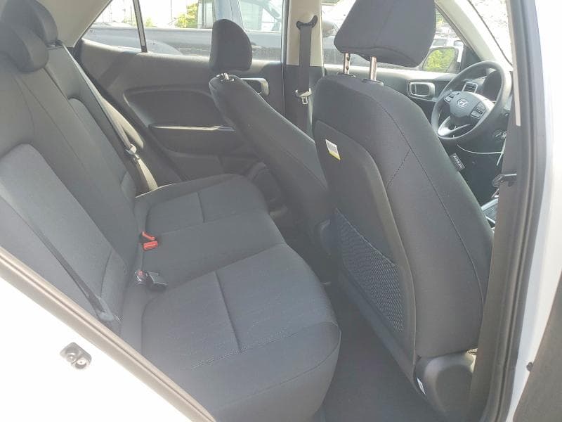 2026 HYUNDAI VENUE SE 10