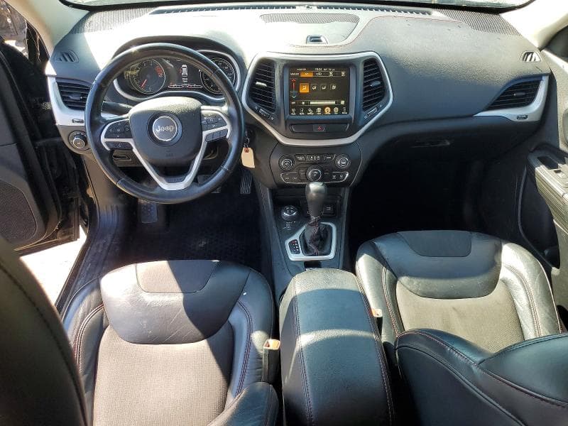 2017 JEEP CHEROKEE TRAILHAWK 8