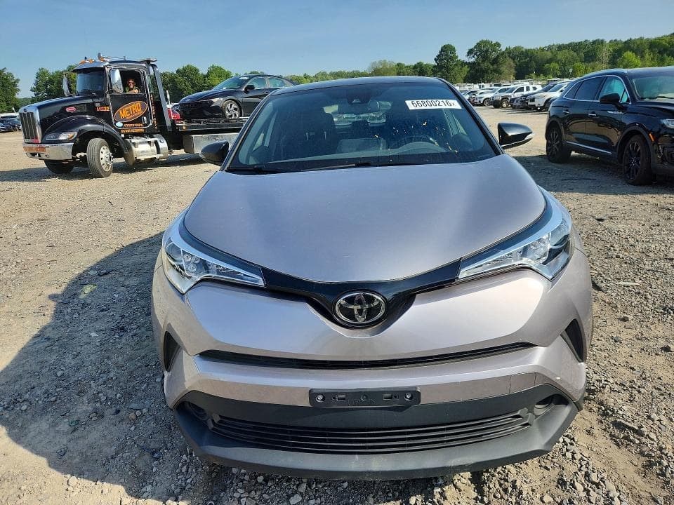 2019 TOYOTA C-HR XLE 5