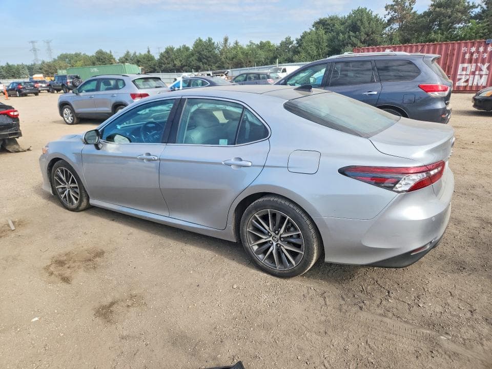 2023 TOYOTA CAMRY XLE 2