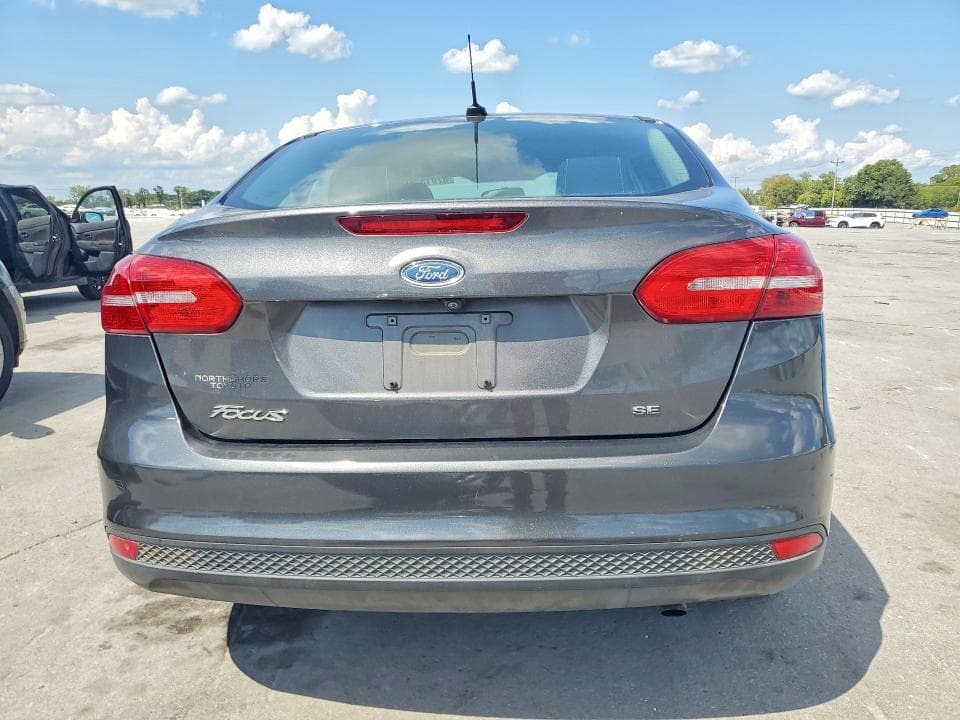 2018 FORD FOCUS SE 6