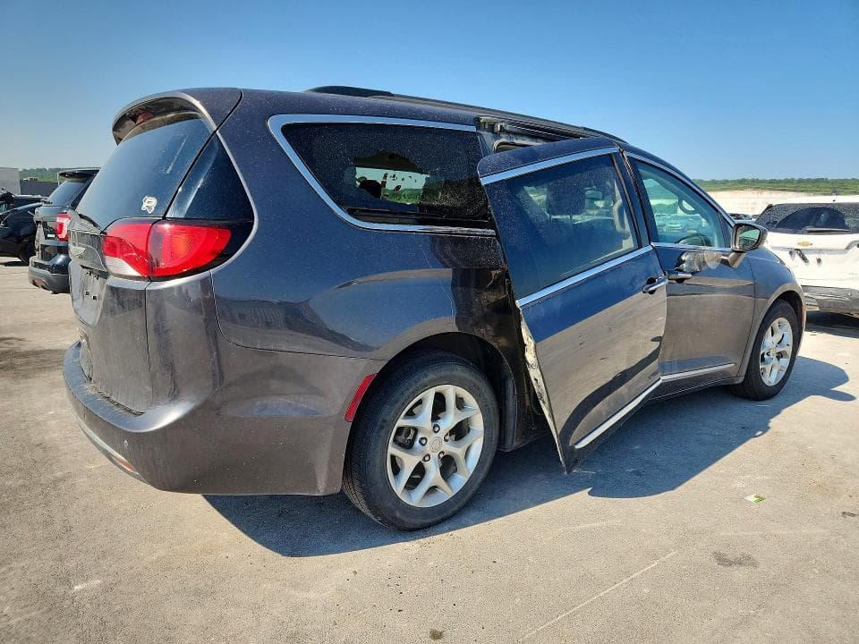 2017 CHRYSLER PACIFICA TOURING L 3