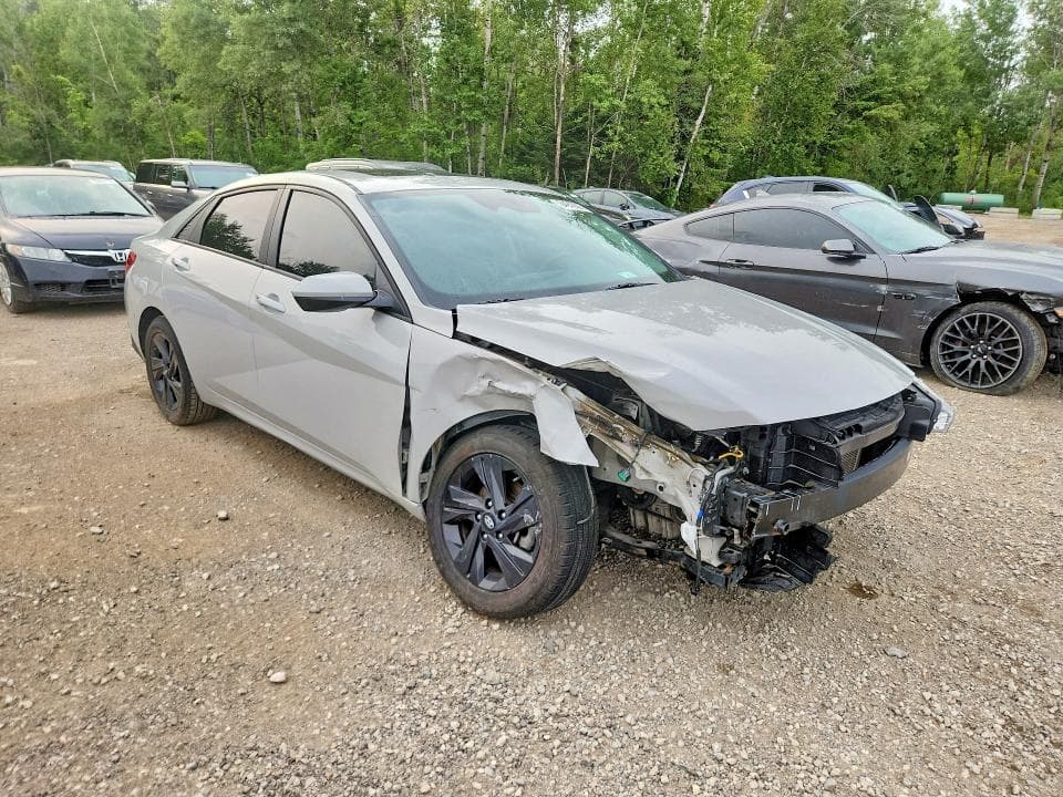 2022 HYUNDAI ELANTRA SEL 4