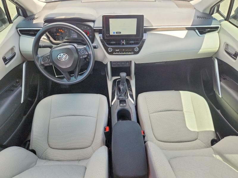 2025 TOYOTA COROLLA CROSS L 8