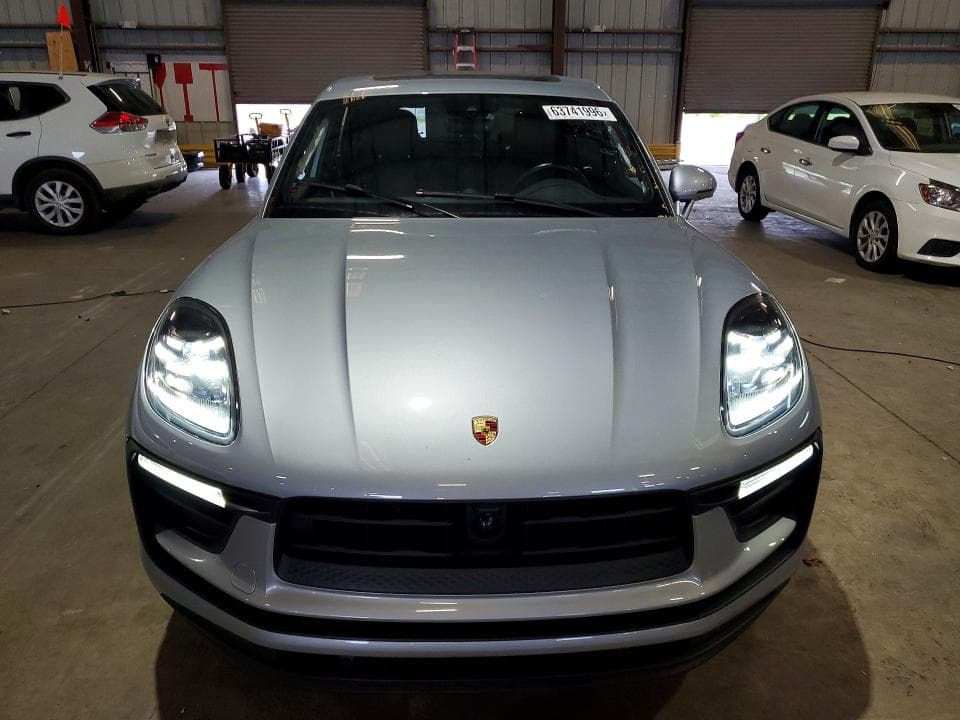 2024 PORSCHE MACAN BASE 5