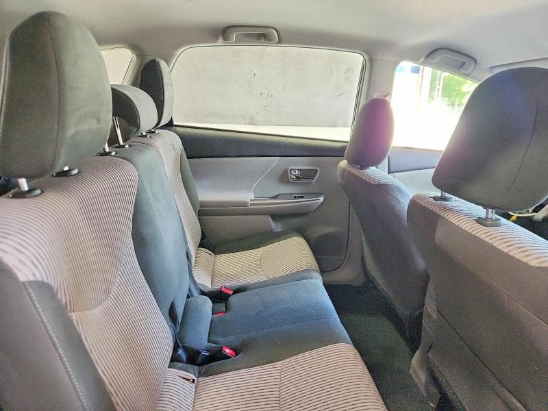 2017 TOYOTA PRIUS V TWO 11