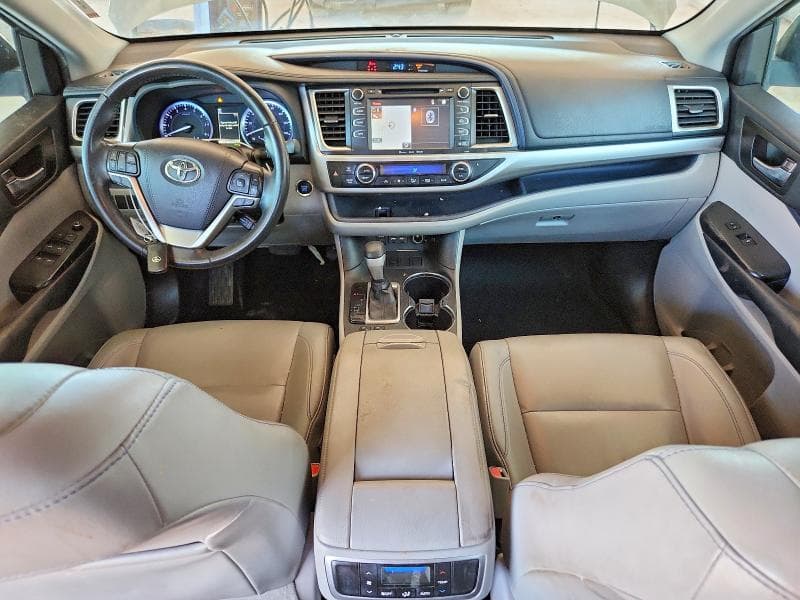2019 TOYOTA HIGHLANDER XLE 8