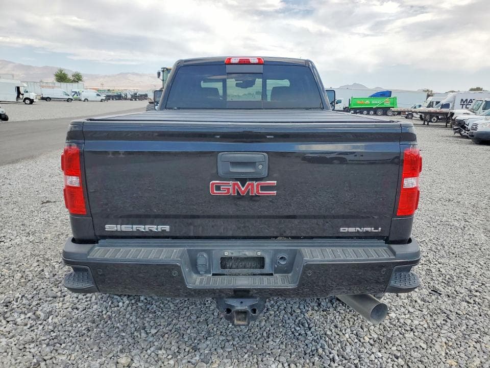 2018 GMC SIERRA K2500 DENALI 6