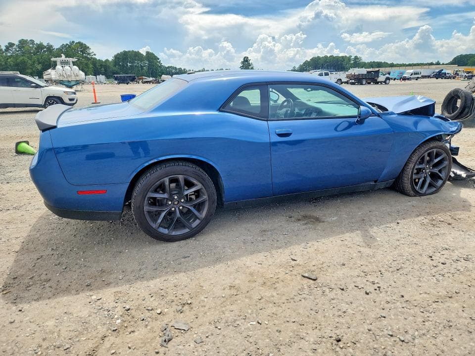 2022 DODGE CHALLENGER SXT 3