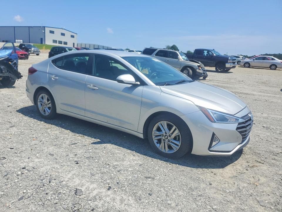 2019 HYUNDAI ELANTRA SEL 4