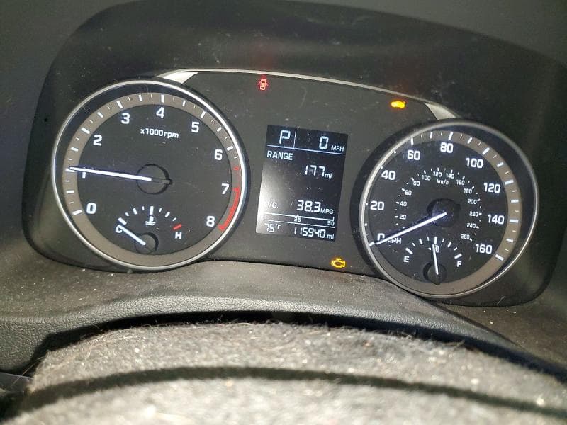 2017 HYUNDAI ELANTRA SE 9