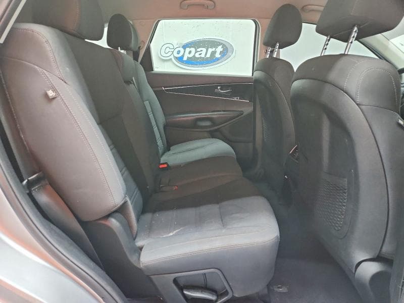 2019 KIA SORENTO LX V6 11