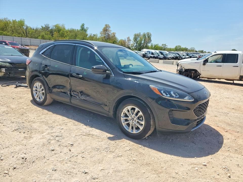 2020 FORD ESCAPE SE 4