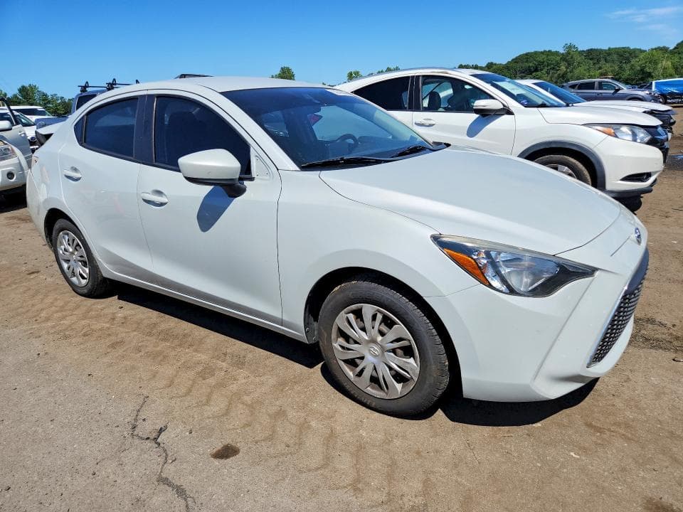 2019 TOYOTA YARIS L 4