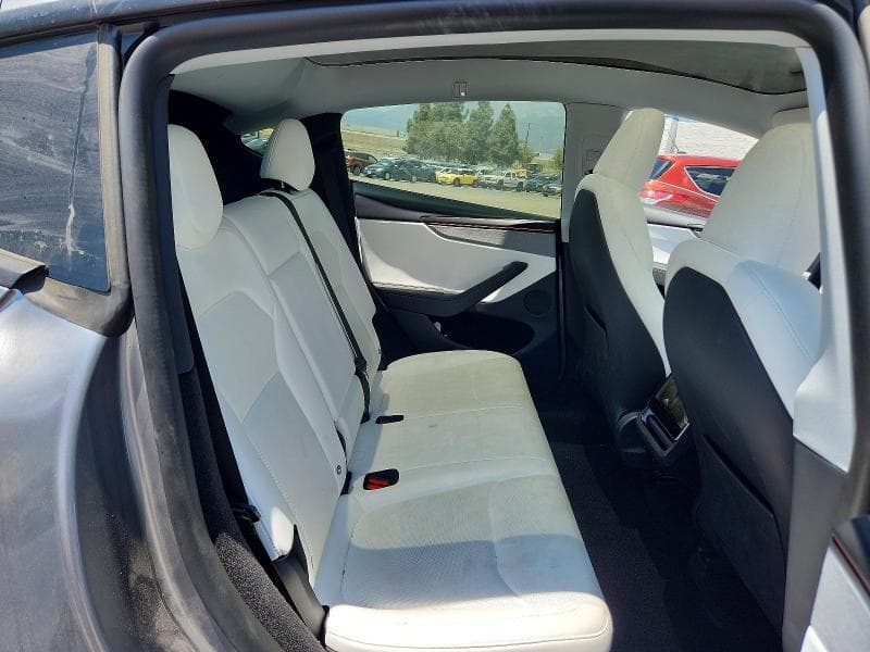 2026 TESLA MODEL Y 10