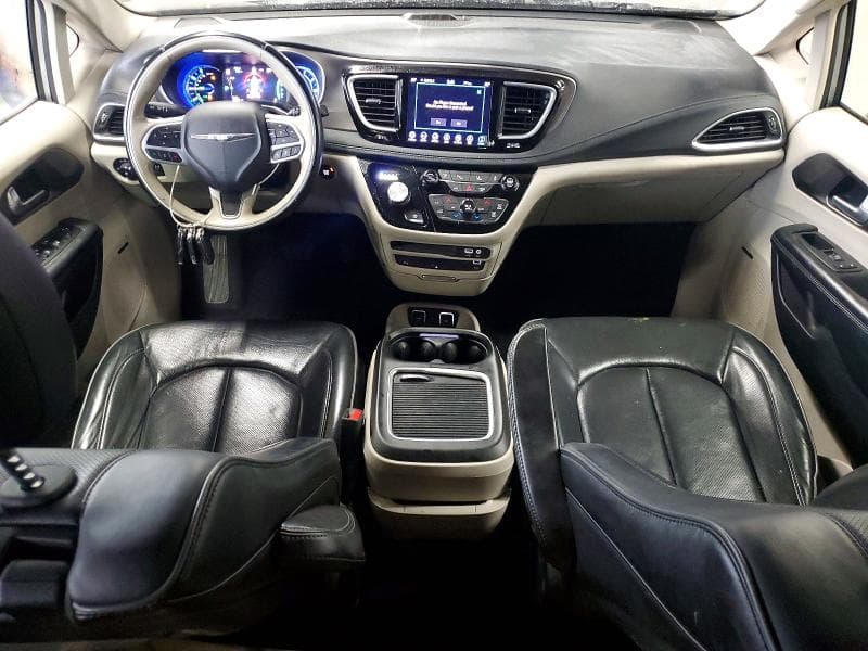 2018 CHRYSLER PACIFICA HYBRID LIMITED 8