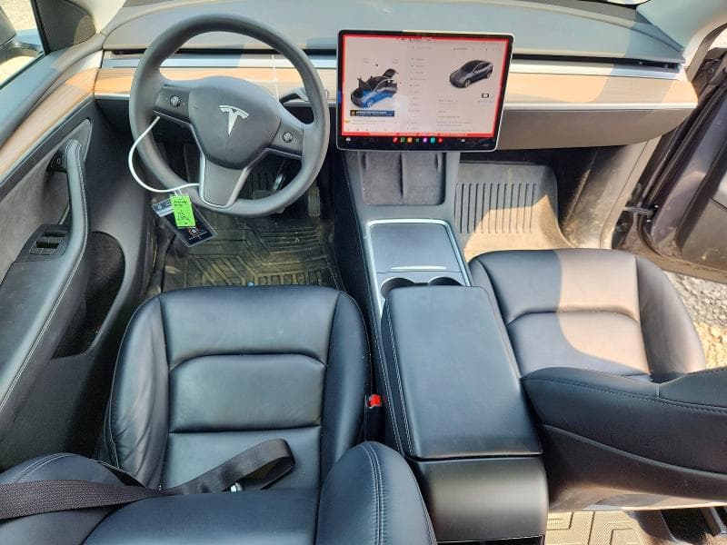 2023 TESLA MODEL Y 8
