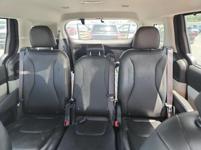 2024 KIA CARNIVAL EX 10