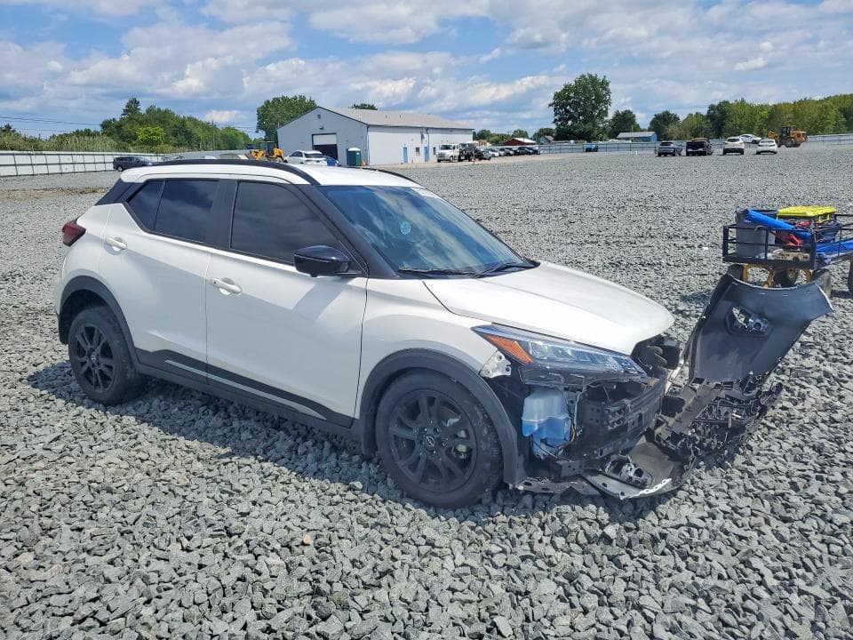 2023 NISSAN KICKS SR 4