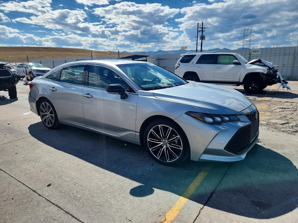 2019 TOYOTA AVALON XSE 4