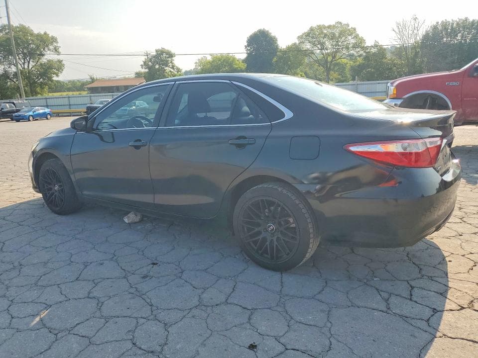 2017 TOYOTA CAMRY SE 2