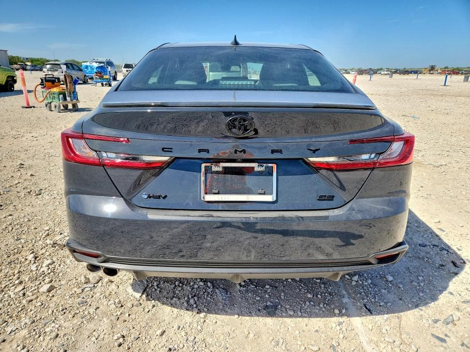 2025 TOYOTA CAMRY SE 6