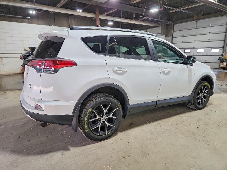 2017 TOYOTA RAV4 SE 3