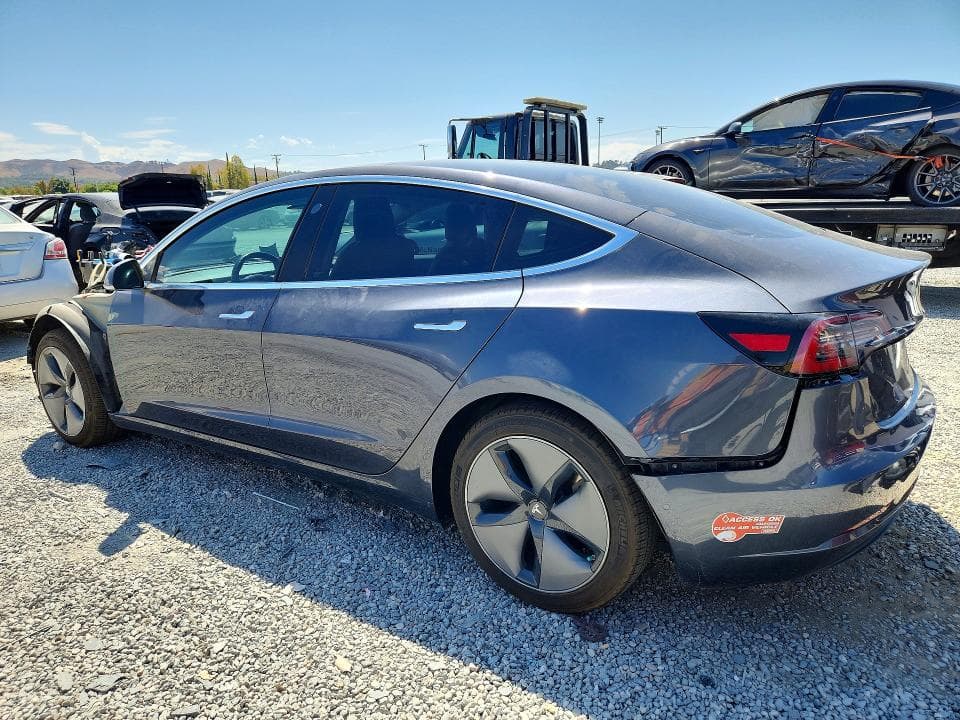 2018 TESLA MODEL 3 2