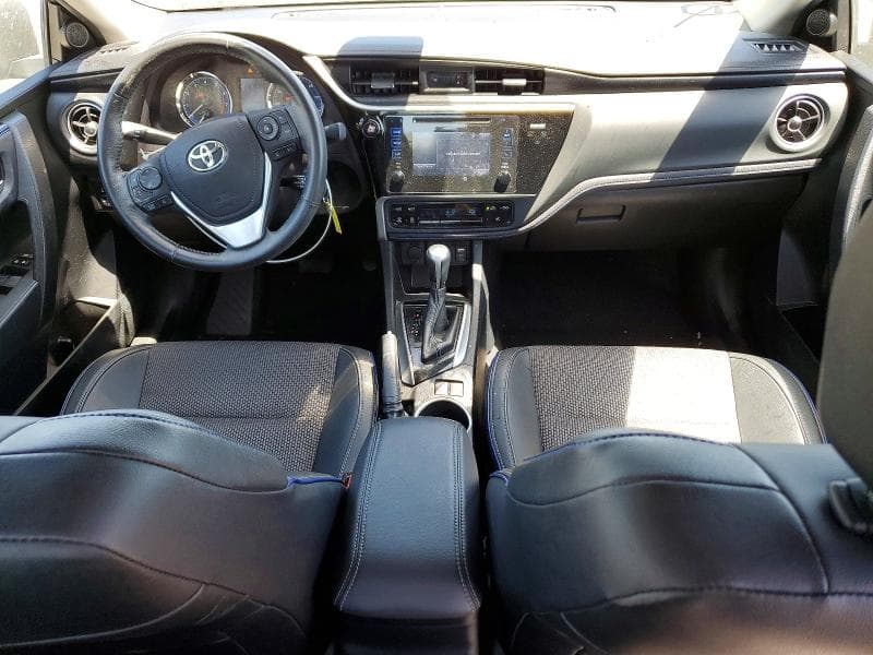 2017 TOYOTA COROLLA SE 8