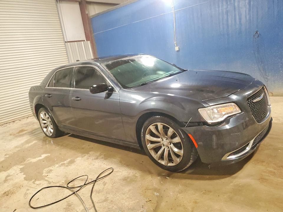 2018 CHRYSLER 300 TOURING 4