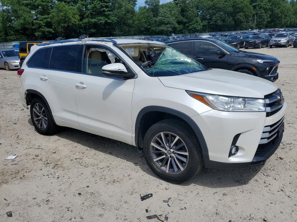 2018 TOYOTA HIGHLANDER XLE 4