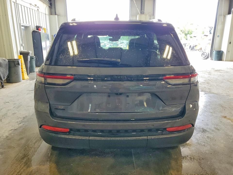 2023 JEEP GRAND CHEROKEE LAREDO 6