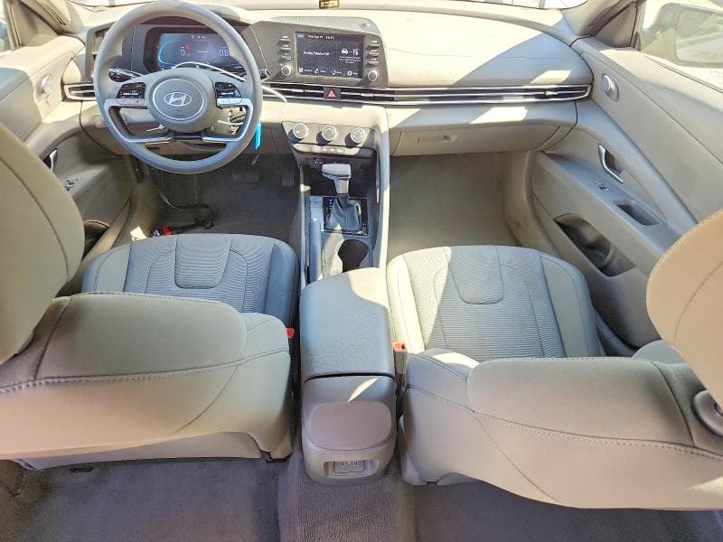 2024 HYUNDAI ELANTRA SE 8