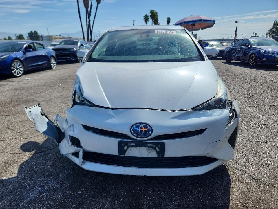 2018 TOYOTA PRIUS THREE 5