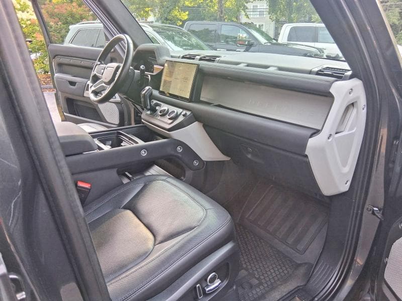 2023 LAND ROVER DEFENDER 130 X-DYNAMIC SE 11