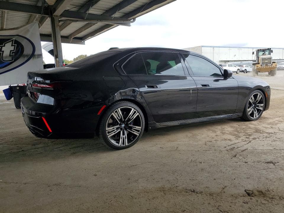 2024 BMW 760 XI 3