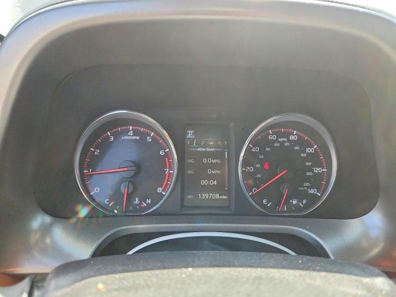 2017 TOYOTA RAV4 SE 9