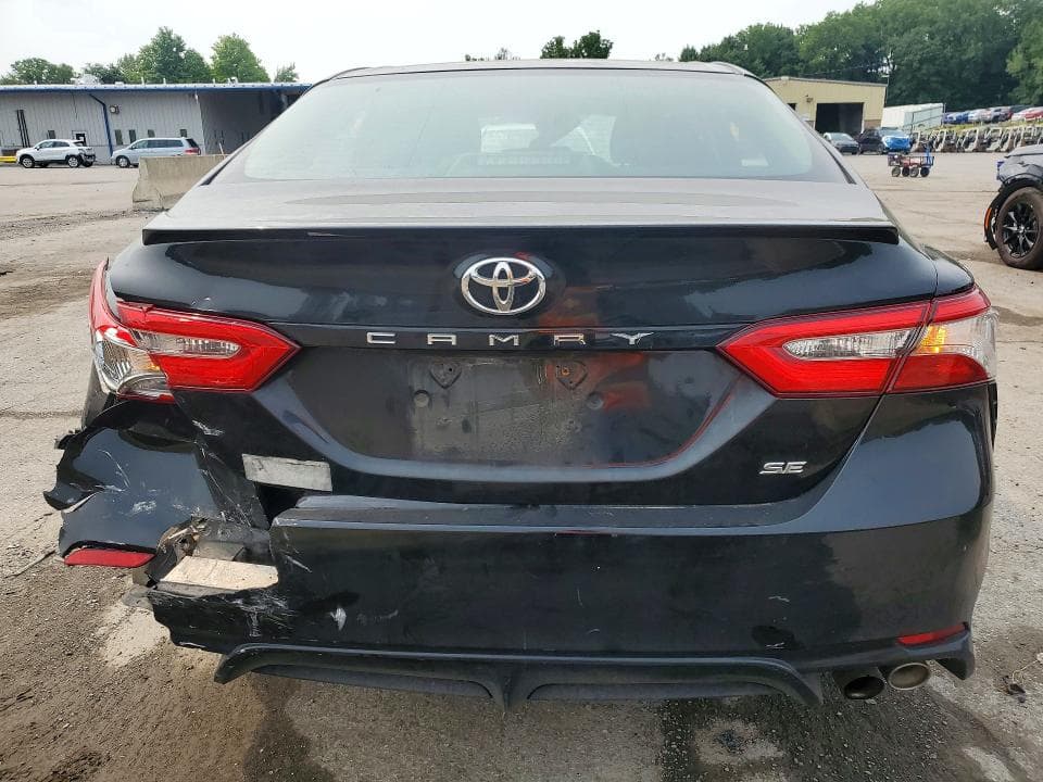 2018 TOYOTA CAMRY SE 6
