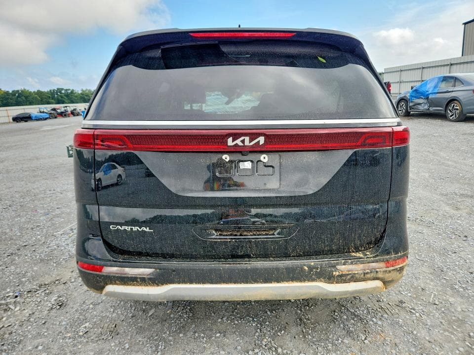 2024 KIA CARNIVAL LX 6