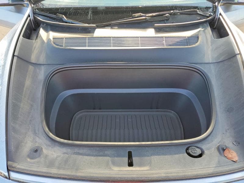 2026 TESLA MODEL Y 12