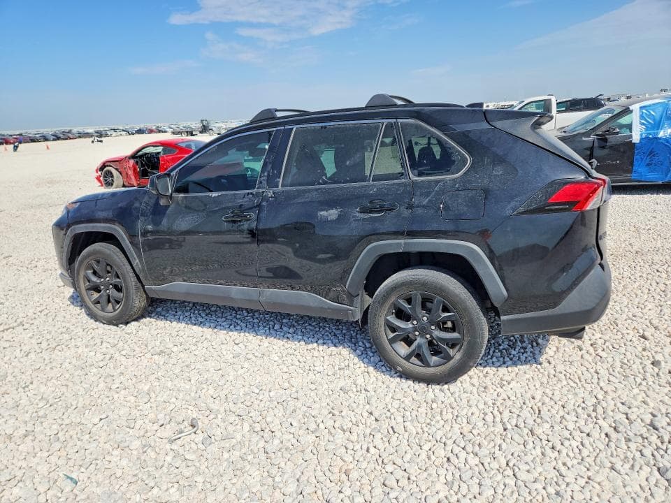 2021 TOYOTA RAV4 LE 2
