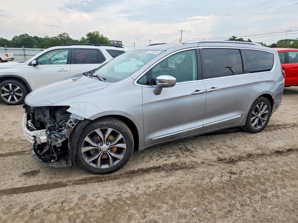 2017 CHRYSLER PACIFICA LIMITED - 1
