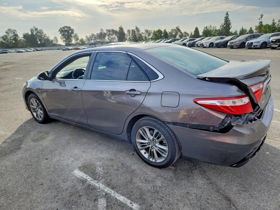 2017 TOYOTA CAMRY SE 2