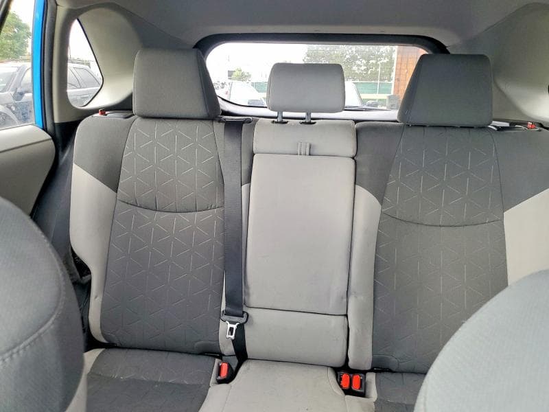 2020 TOYOTA RAV4 XLE 10