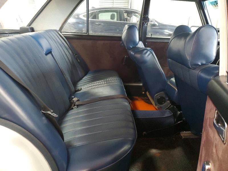 1976 MERC SD4DR 10