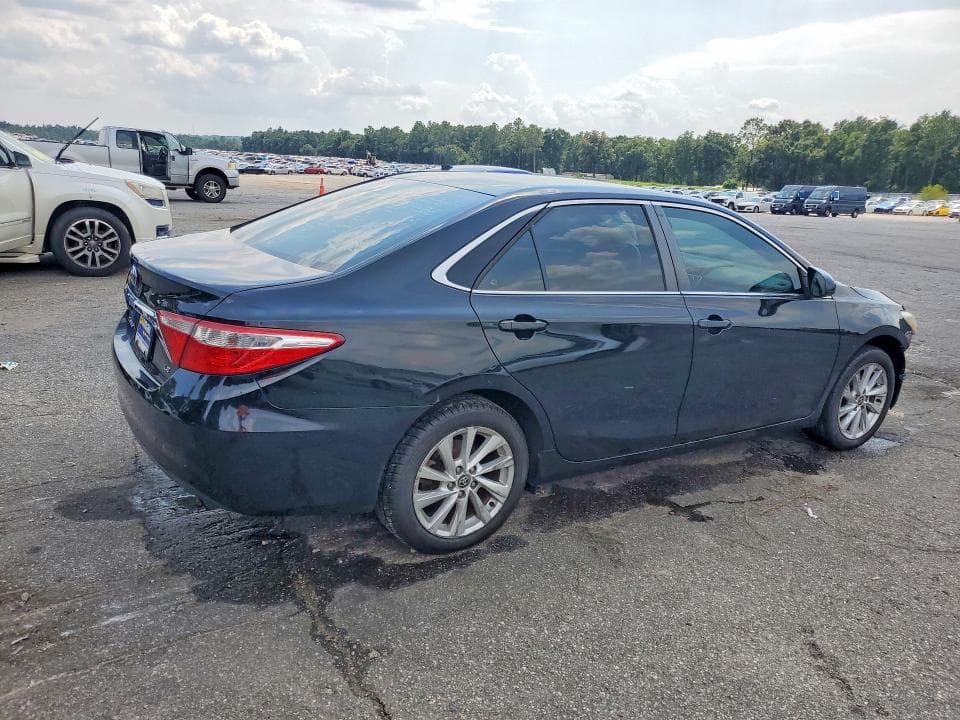 2017 TOYOTA CAMRY LE 3