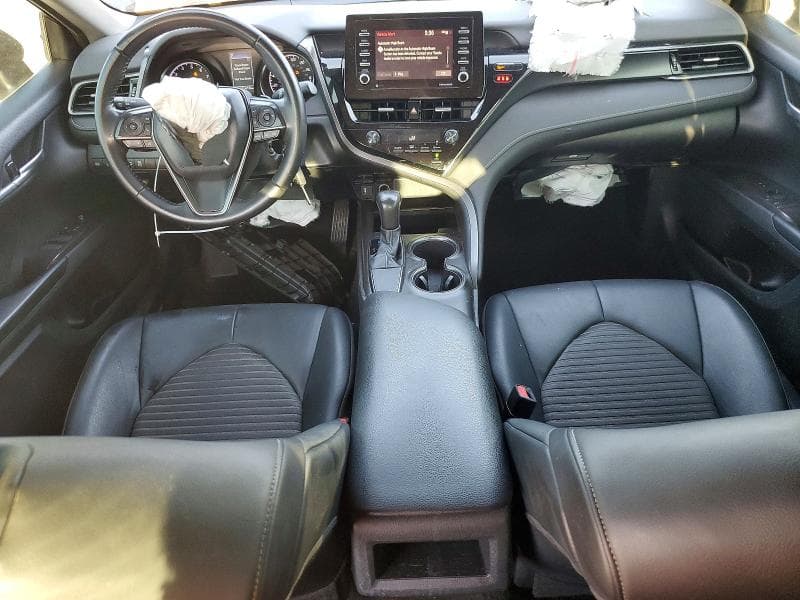 2021 TOYOTA CAMRY SE 8