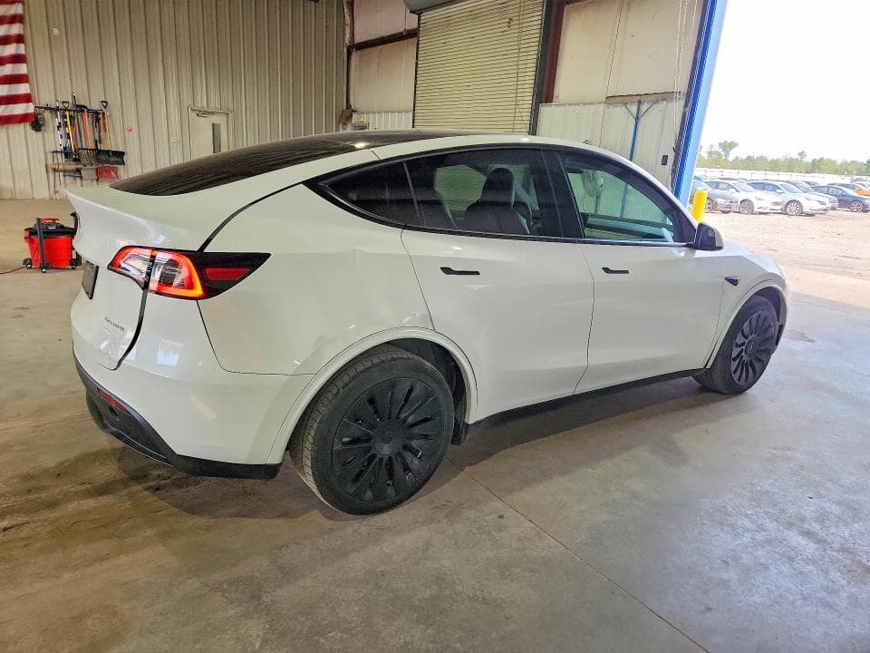 2023 TESLA MODEL Y 3