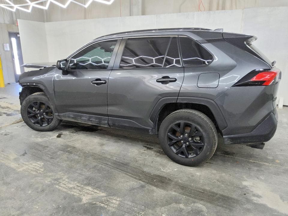 2021 TOYOTA RAV4 LE 2